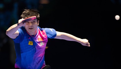 为石宇奇登顶喝彩，以平常心看樊振东受挫 | 新京报快评